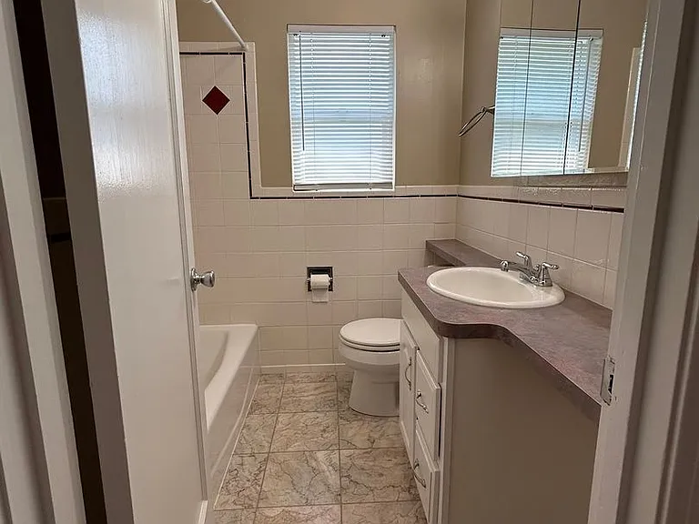 1115 Sanford Ave — Photo 7