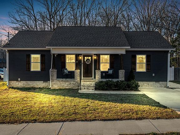 4th image of 1554 S Spring St