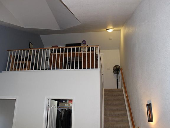 5th image of 313 W Meadows Ln