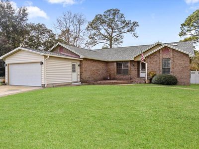 2185 Calle De Castelar, Navarre, FL, 32566