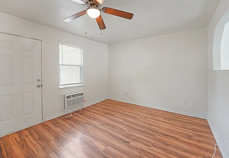 720 Pritchett Ln #16 — Photo 4
