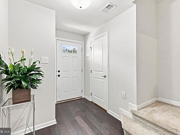 4th image of 113 Meridian Ln