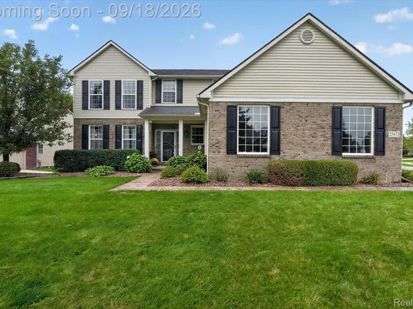 25475 Stanley Ln, South Lyon, MI 48178