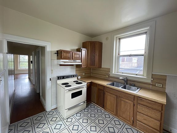 2nd image of 214 Briggs St APT 3