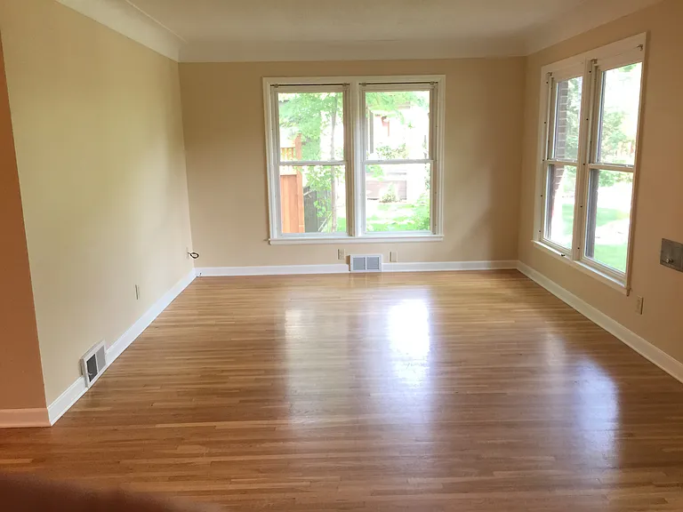 2624 W River Pkwy S — Photo 4