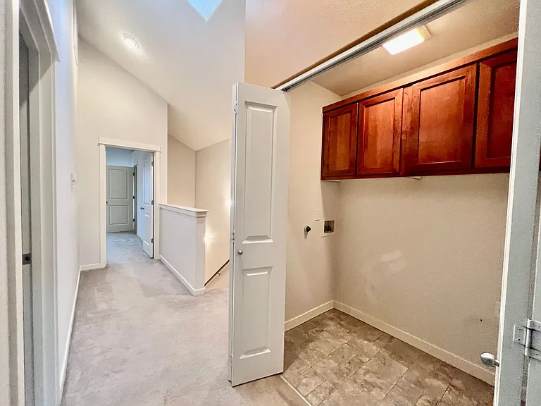 2534 NW 1st Dr — Photo 8