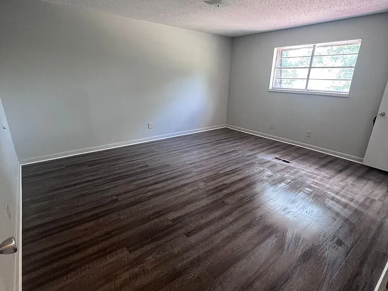 501 N Church St #11 — Photo 3