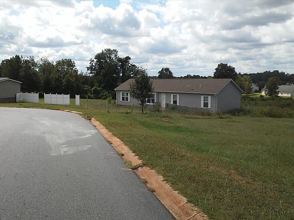 3rd image of 109 Woodcliff Dr