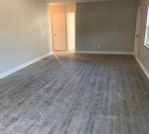 4th image of 6919 N 19th St