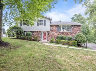 121 Foxglove Dr, Baden, PA 15005