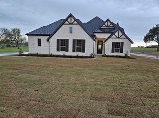 188 Yowell Rd, Whitesboro, TX 76273