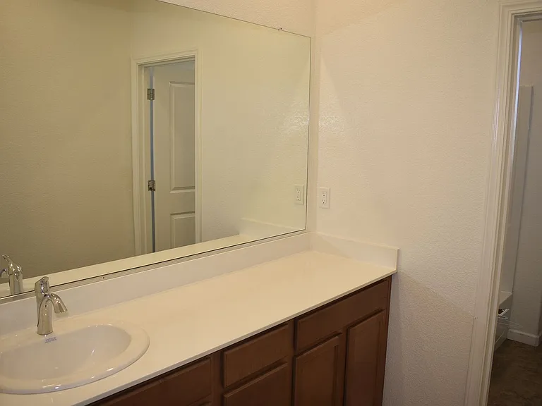 1655 Lion St — Photo 9