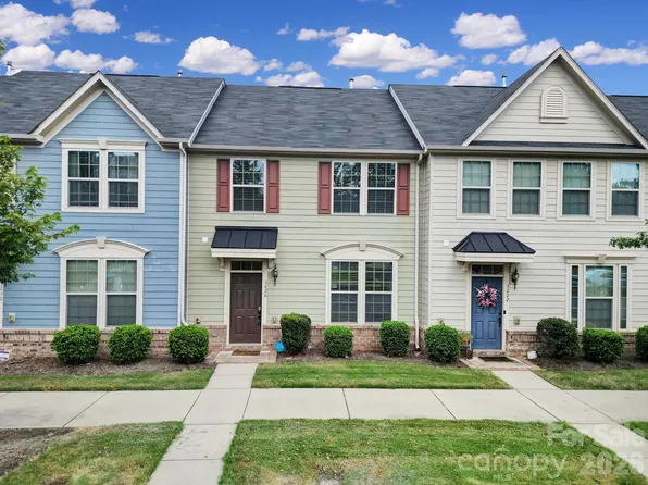 3226 Major Samuals Way, Charlotte, NC 28208