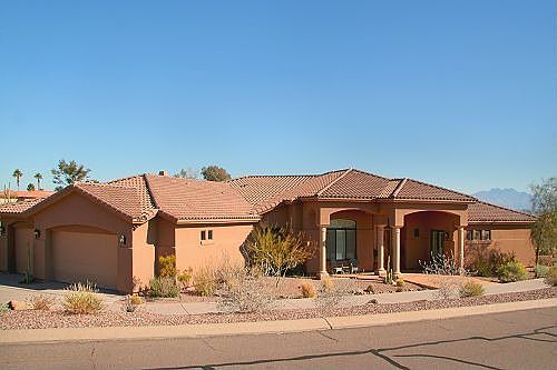 BEAUTIFUL CUSTOM HOME BUILT IN 2004!