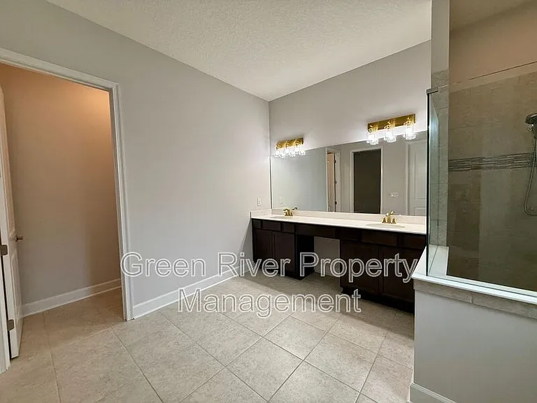 1818 Sandy Creek Pkwy — Photo 36
