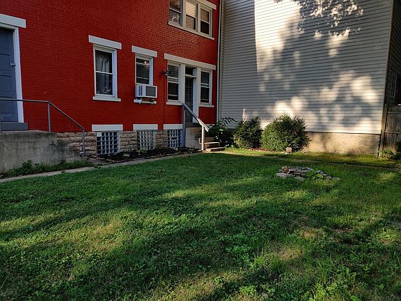 3rd image of 1325 Chase Ave #3
