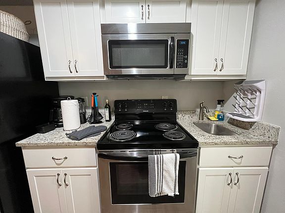 3rd image of 1810 N Fitzhugh Ave APT 108