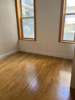 Rented by Alexander Bilu, LREB | media 12