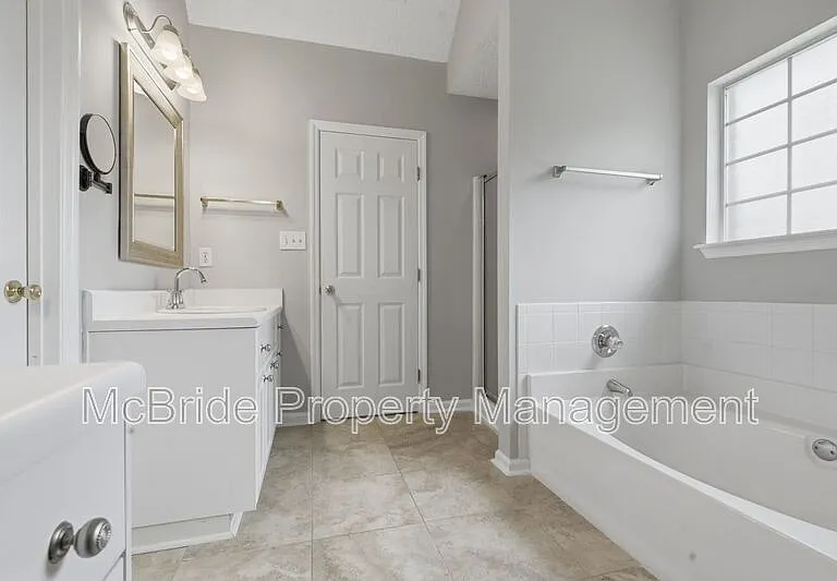 827 Sonora Cir — Photo 19