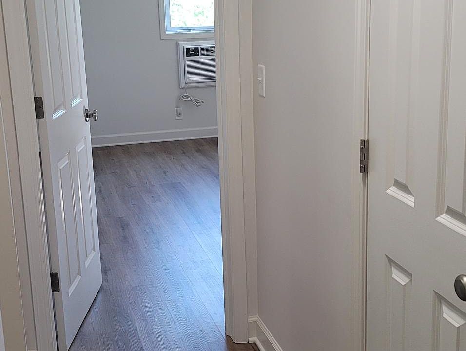 Hallway looking toward Bedroom
