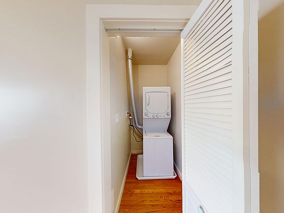 4th image of 621 Stockton St APT 402