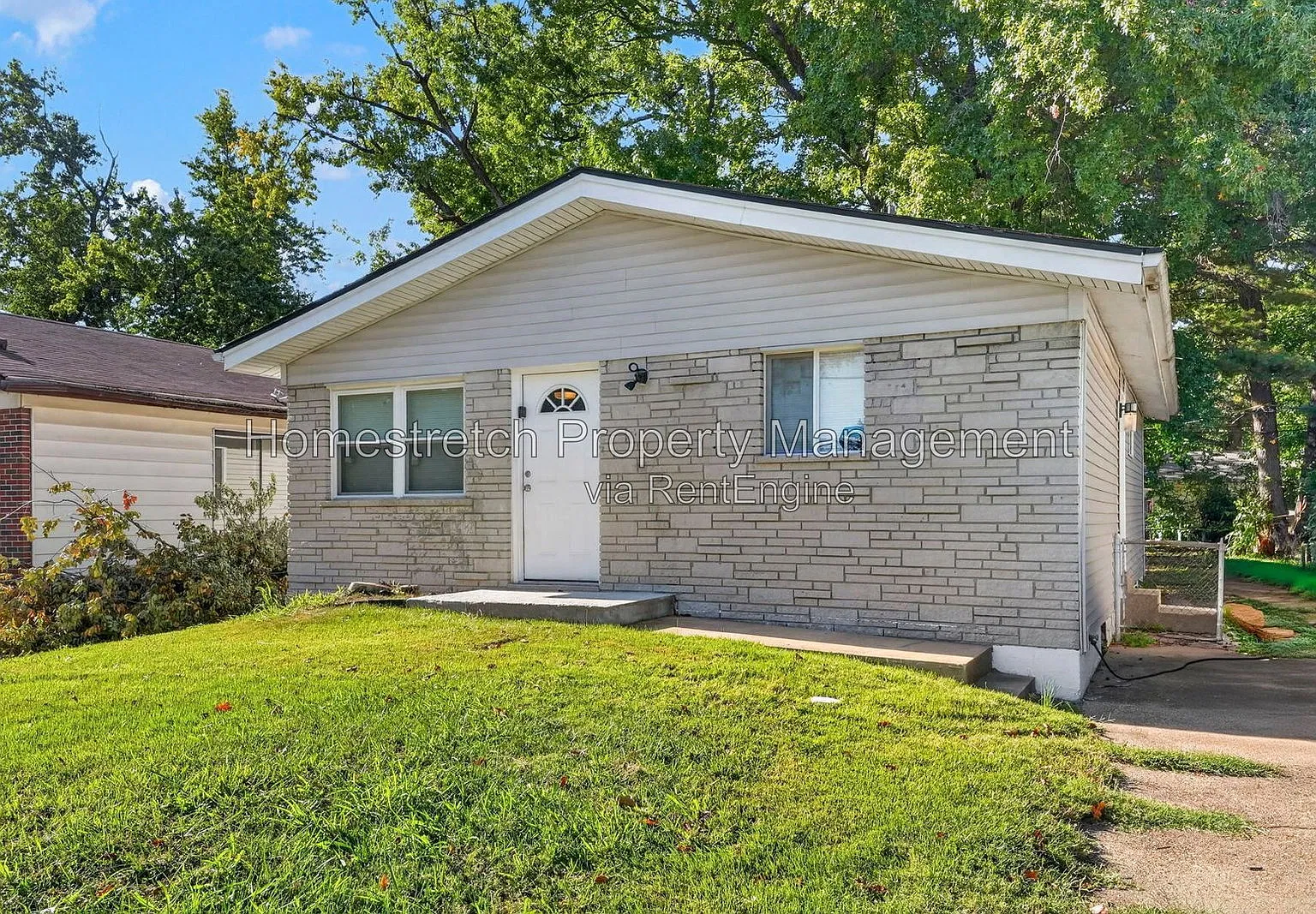 3 bed, 1.5 bath, 936 sqft, $1,495 — Photo 1