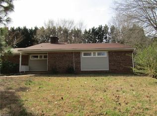 2220 Blue Stone Ln, Winston Salem, NC 27107