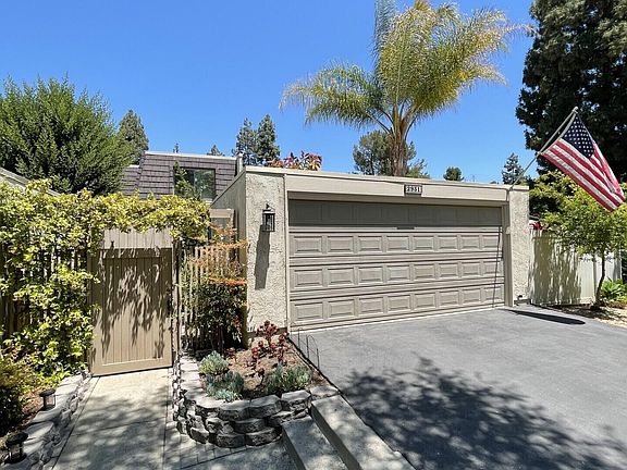 2nd image of 2931 Moonflower Cir