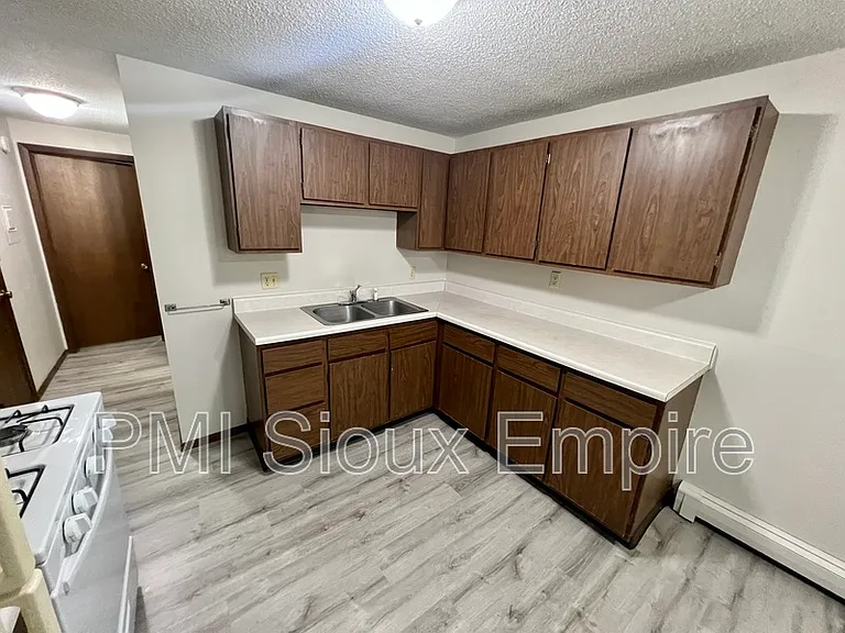 116 S Garfield Ave #13 — Photo 3