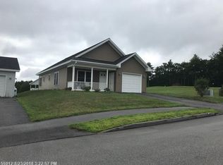 18 Village Cir, Augusta, ME 04330