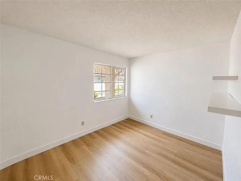 15583 Oak Springs Rd — Photo 21