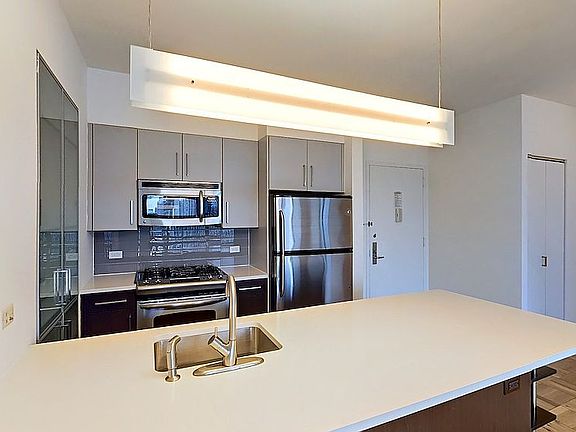 4th image of 312 11th Ave APT 9B