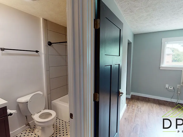326 E Hillsdale St #1 — Photo 12