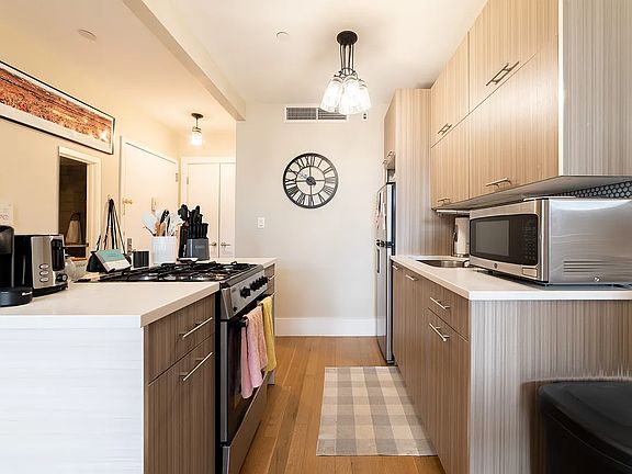 4th image of 309 New York Ave APT 2F