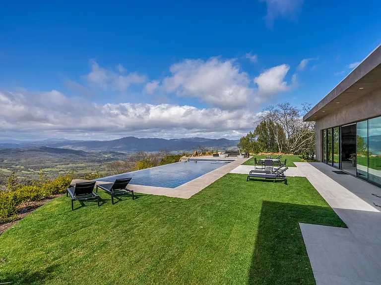 6568 Sonoma Mountain Rd — Photo 72