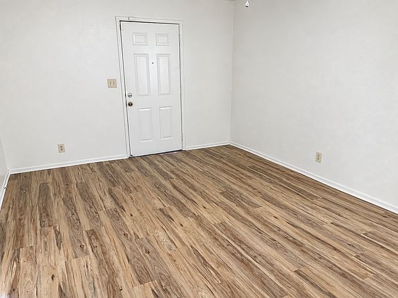 3rd image of 319 E High Ave