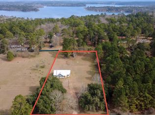 365 Running Deer Rd, Grapeland, TX 75844