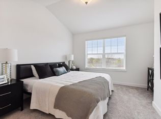 3159 Clover Ridge Dr, Chaska, MN 55318