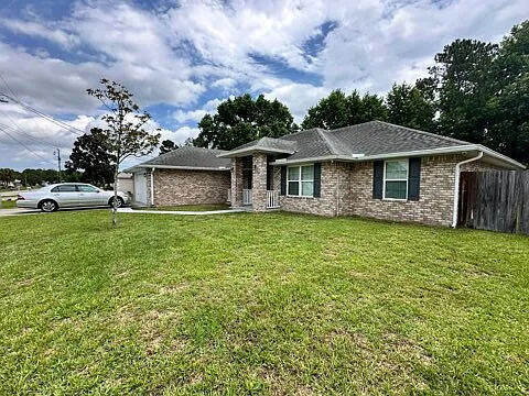 41 Primrose Ln — Photo 2