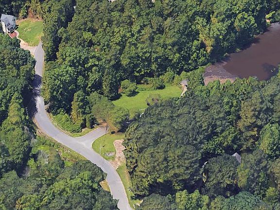 3rd image of 73 Summit Ridge Dr