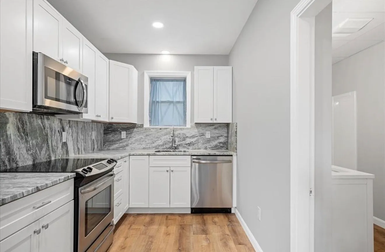 2 bed, $2,100 — Photo 2