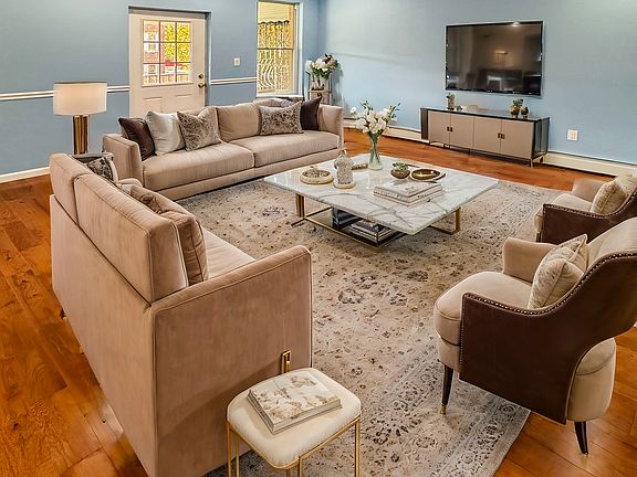 Open concept living room / dining room