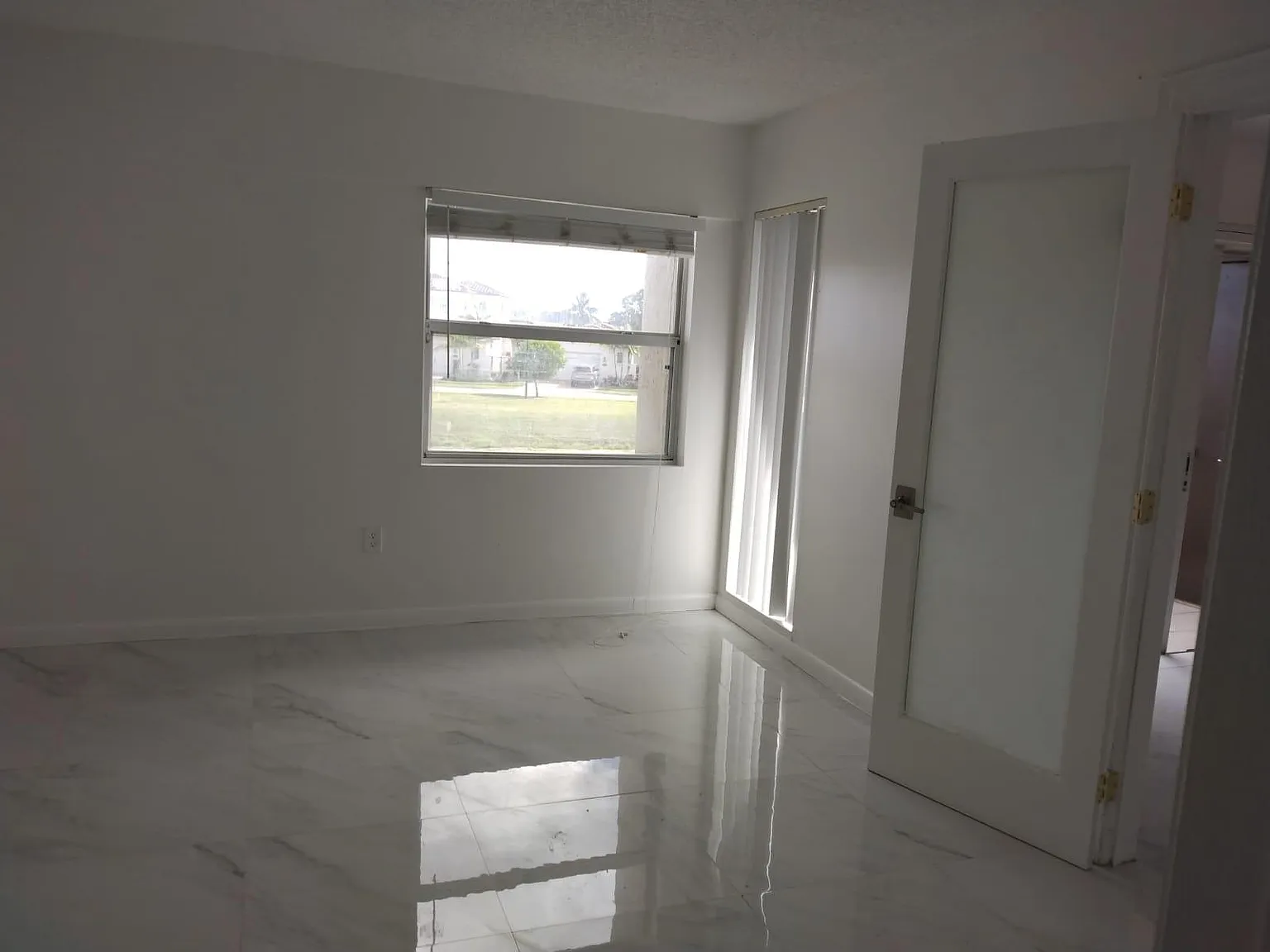 2 bed, 978 sqft, $2,300 — Photo 4