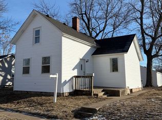 819 5th St, Rock Island, IL 61201