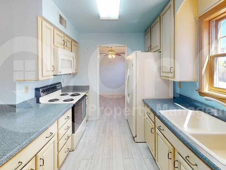 3360 N Camino De Piedras — Photo 4