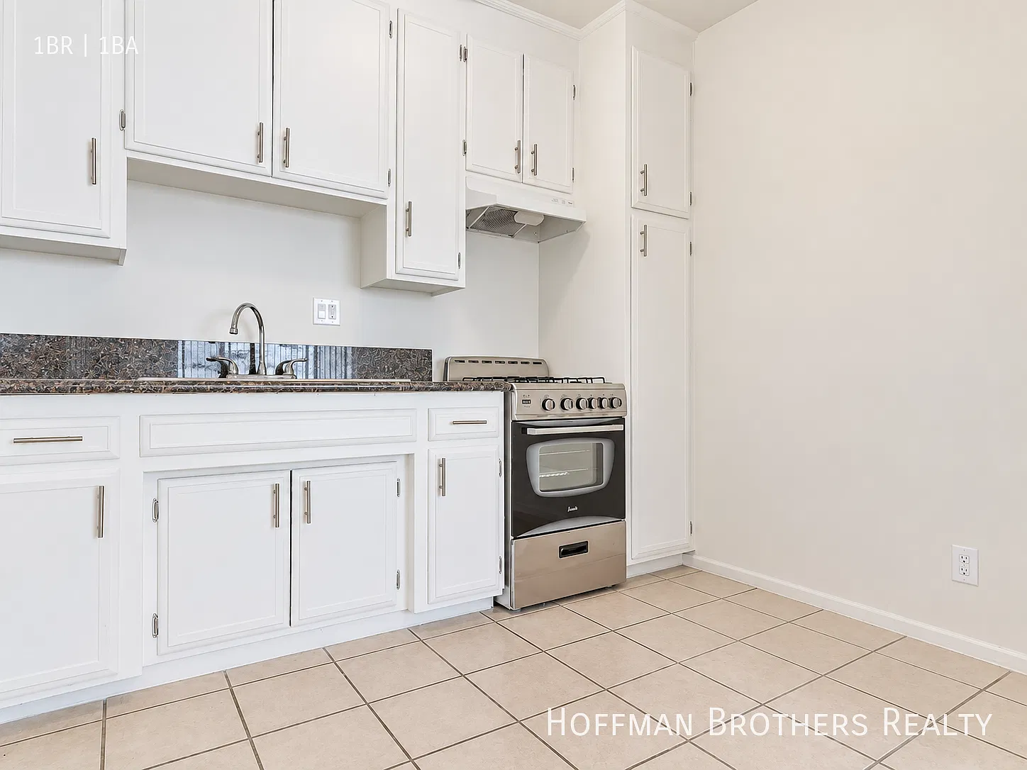 Remodeled 1br With Granite Kitchen, Hardwood Floors, Parking Included & $500 Deposit! — Photo 2