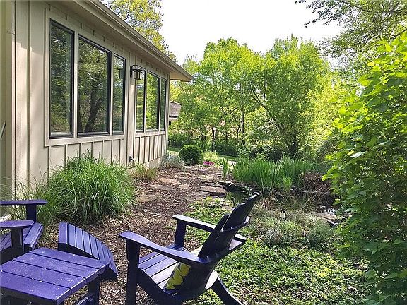 3rd image of 150 Dockside Cir