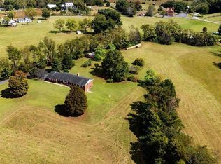 10694 Rockfish Valley Hwy, Afton, VA 22920