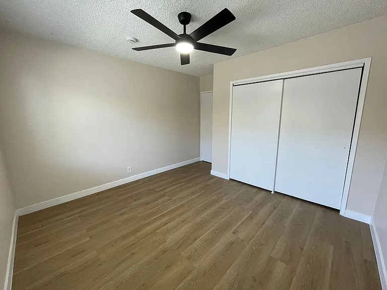 1141 Molino Ave — Photo 18