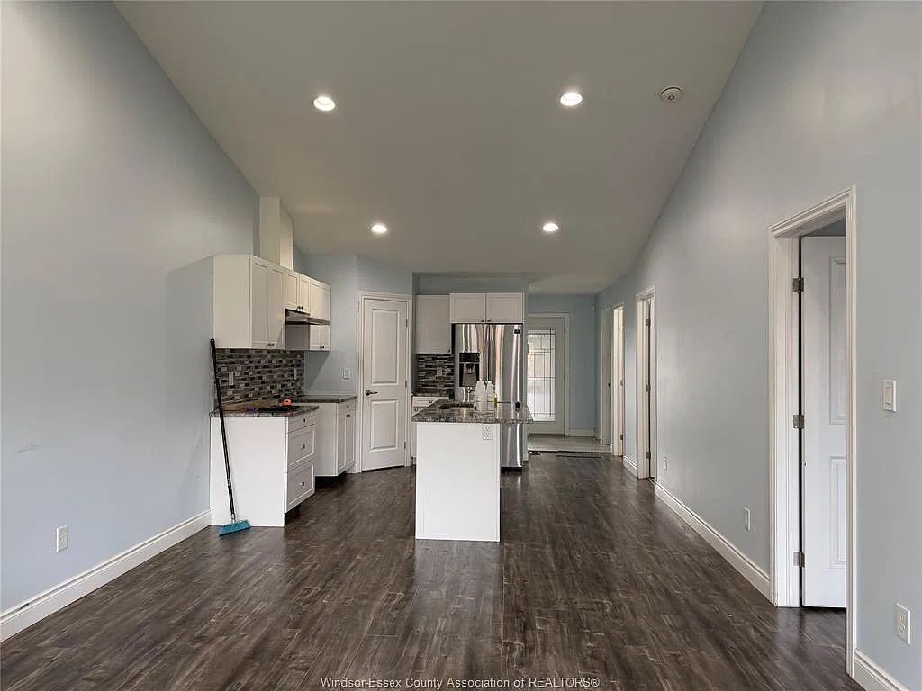 4 bed, $2,800 — Photo 4